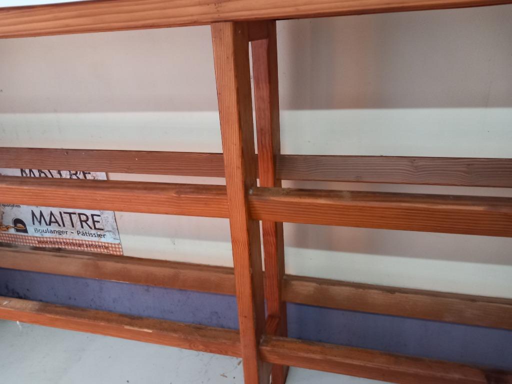 traiteau de boulangerie, Enlèvement, Mobilier