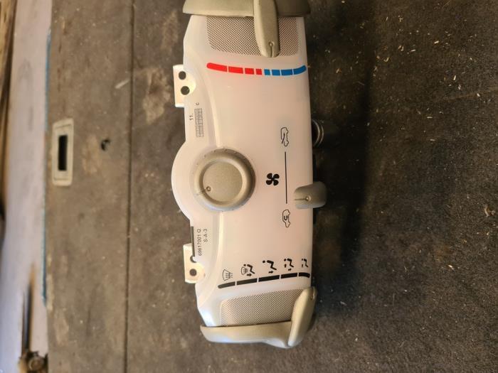 Kachel Bedieningspaneel van een Toyota Aygo, Ophalen of Verzenden, 3 maanden garantie, Gebruikt, Toyota
