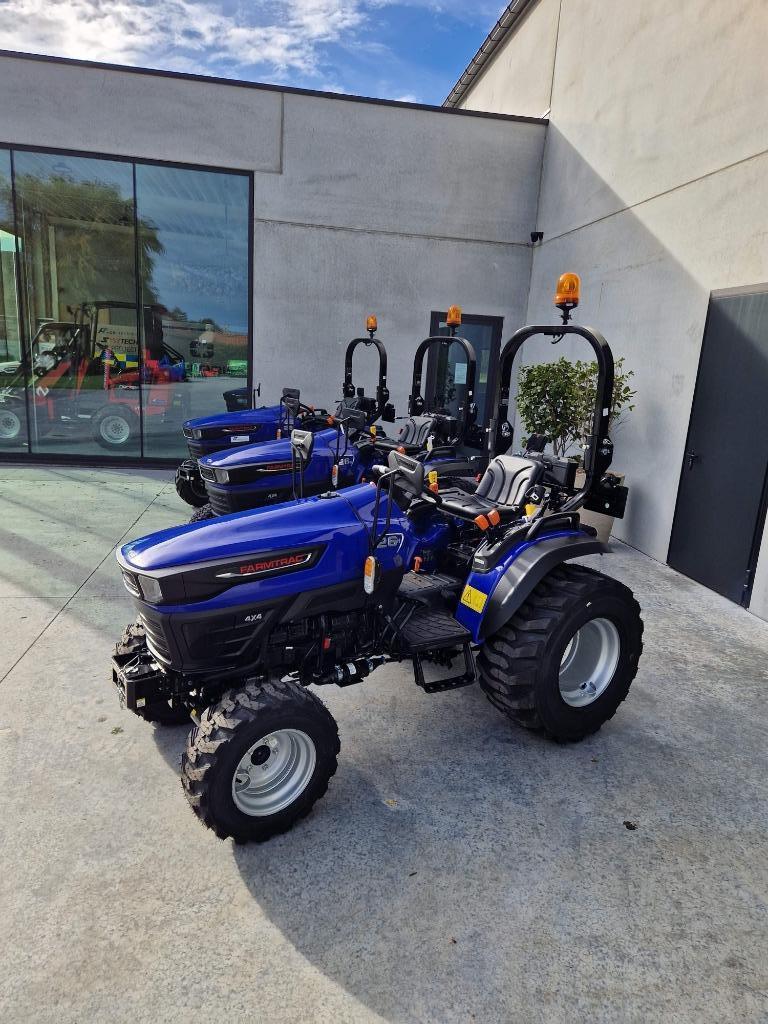 Farmtrac 26 HST, compact traktor, Motoren, Motoren | Overige merken, Bedrijf, 3 cilinders, Ophalen of Verzenden