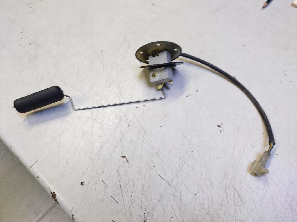 suzuki gsxf 600/750 model '88-'97 benzinevlotter, Motoren, Ophalen of Verzenden, Gebruikt