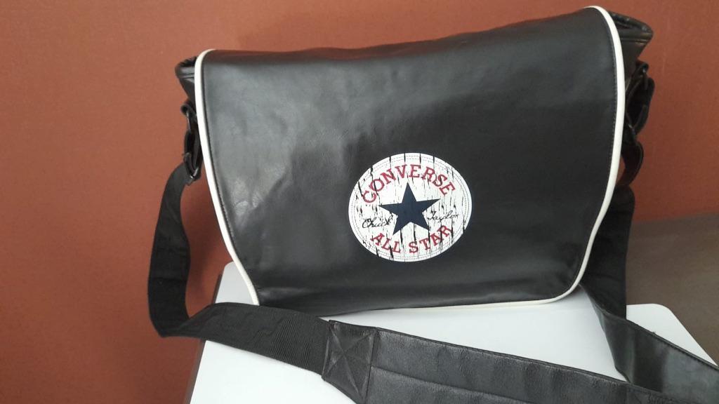 Tas Converse, Handtassen en Accessoires, Tassen | Schoudertassen, Zo goed als nieuw, Overige merken, Zwart, Ophalen