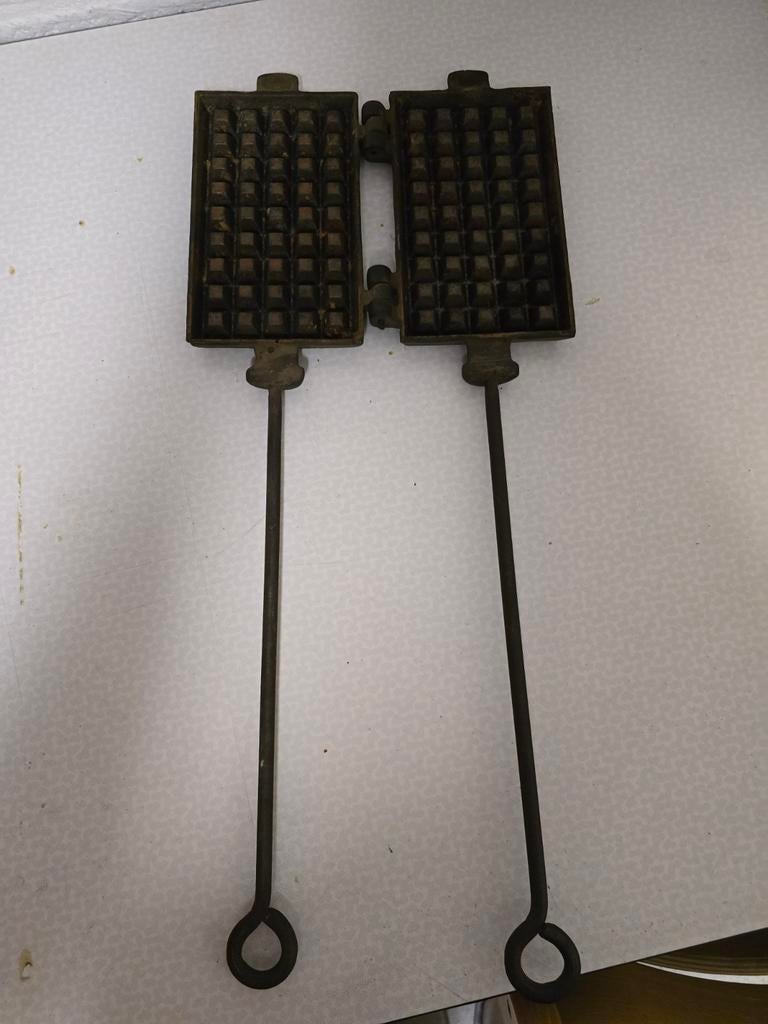Gaufrier en fonte, Enlèvement, Utilisé