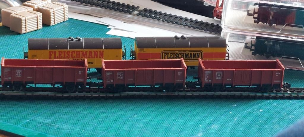 WAGON À FOURGON HAUT DE GAMME NLK 0326 FLEISCHMANN 1/160, Fleischmann, Wagon, Comme neuf, Courant continu
