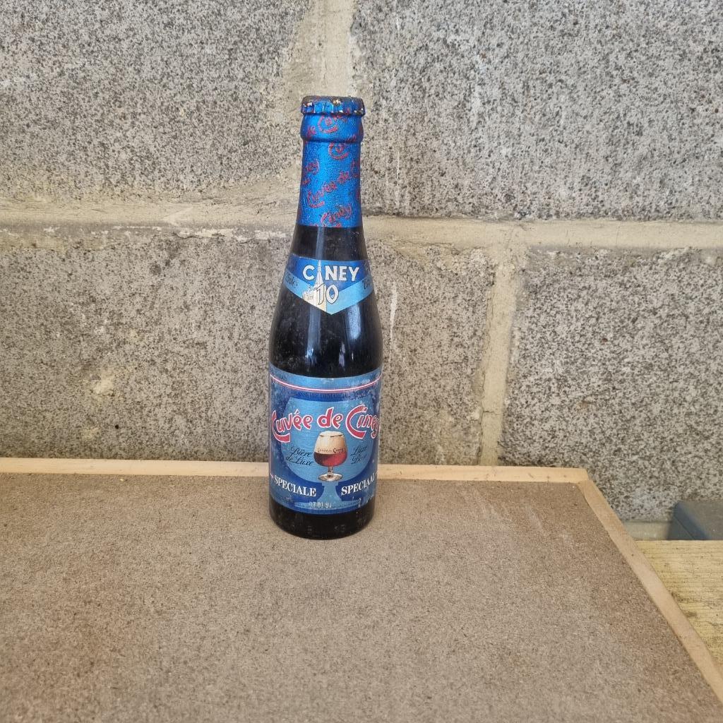 Bouteille de bière Cuvée de Ciney (modèle 3), Collections, Enlèvement ou Envoi, Utilisé, Bouteille(s), Autres marques