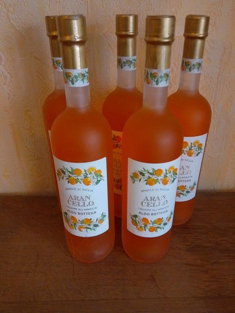 Aran Cello. Doit partir rapidement., Enlèvement, Comme neuf