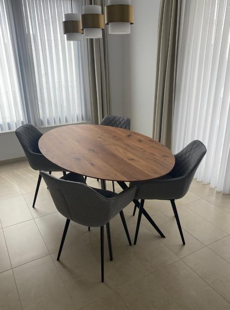 Ovale design eettafel in massief hout met 4 stoelen, Ophalen, Zo goed als nieuw, 4 tot 6 stoelen