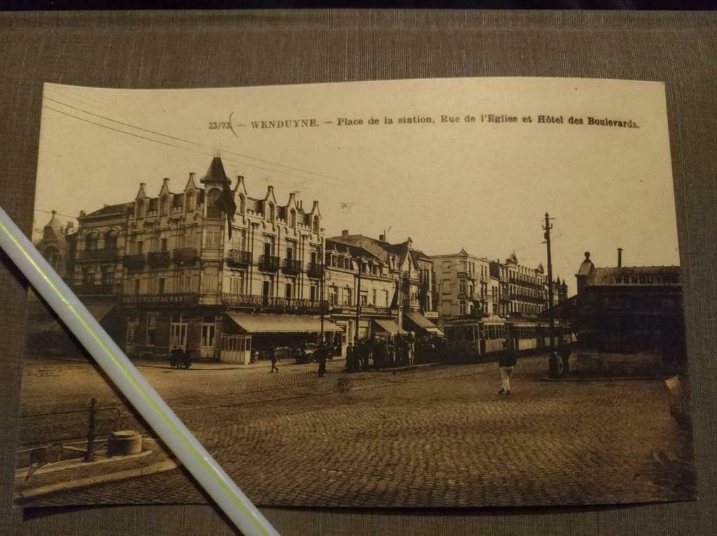 Wenduyne Place de la Station / Kerk / Hotel, Verzamelen, Postkaarten | België, Ophalen, 1920 tot 1940, Ongelopen, West-Vlaanderen