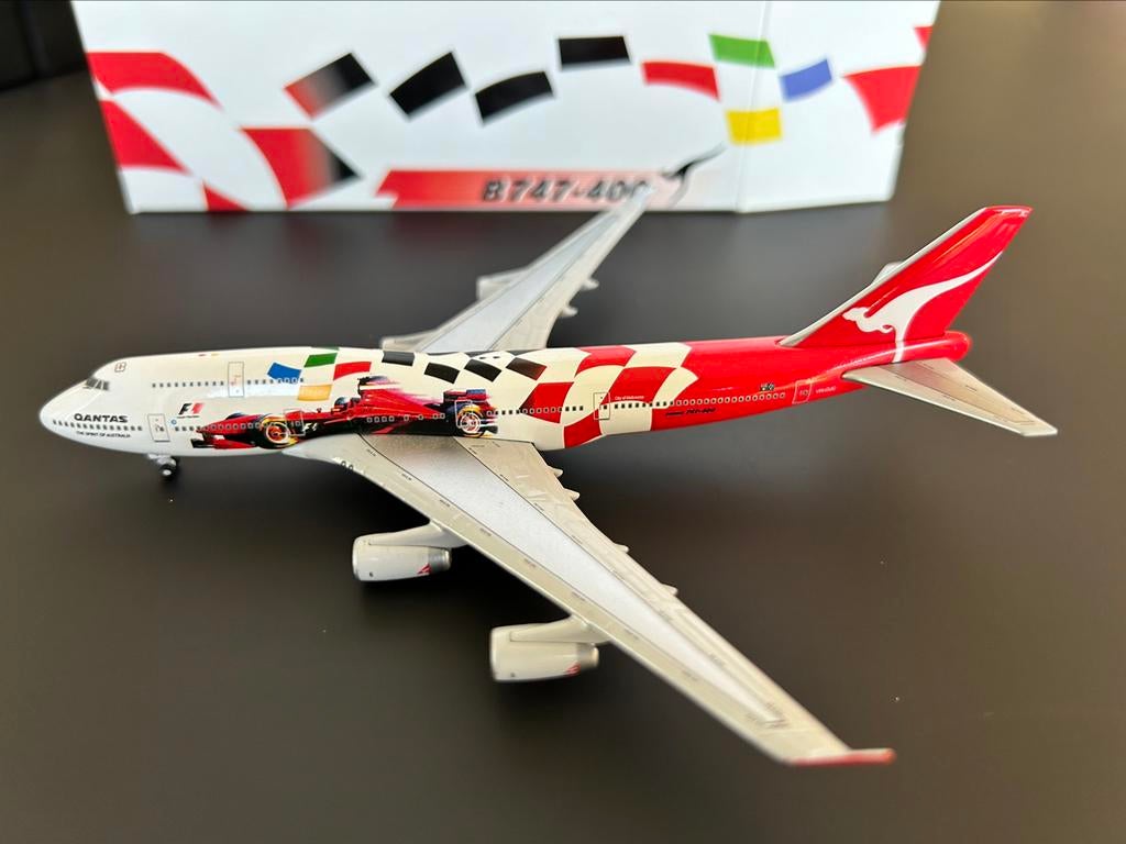 Qantas Australia Boeing 747-400 Formula One 1/500 Herpa Wing, Collections, Aviation, Comme neuf, Enlèvement ou Envoi