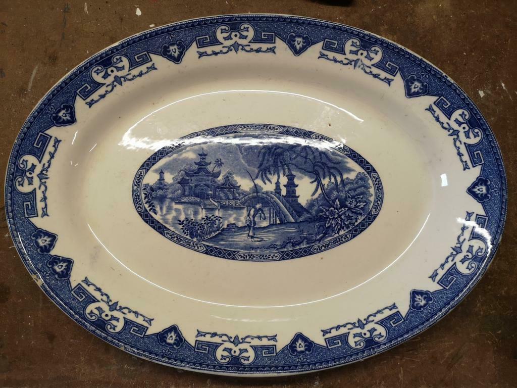 Plat ovale BOCH Yeddo manufacture de La Louvière 39 x 28 cm, Ophalen