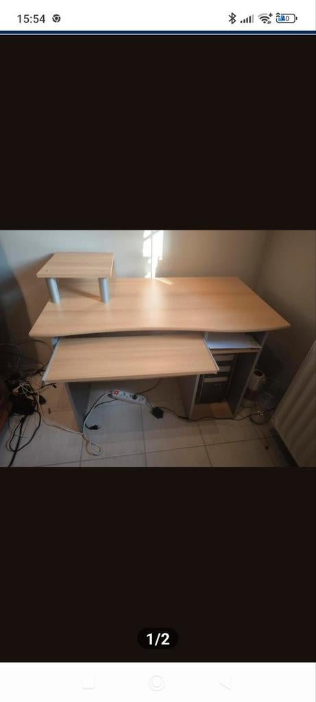 Bureau  d'ordinateur comme neuf presque pas servi, Enlèvement, Comme neuf