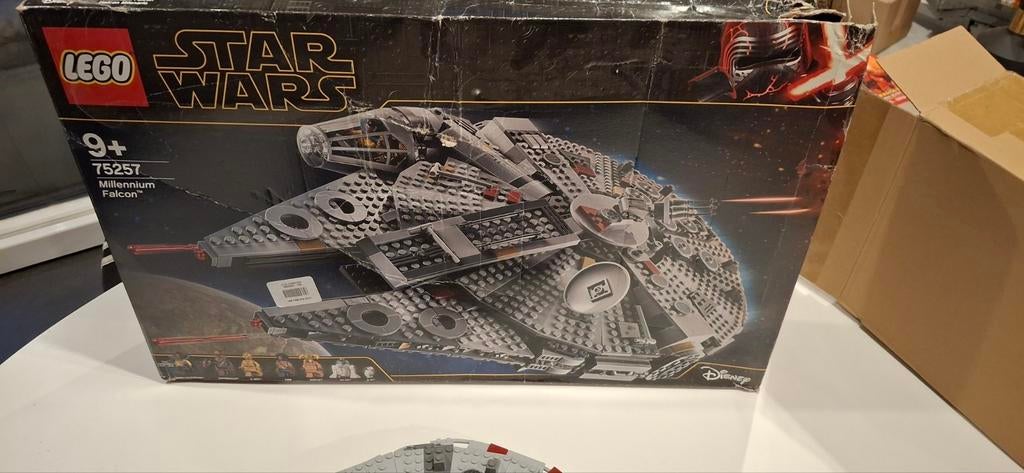 Lego Star Wars 75257 Millennium Falcon, Ophalen of Verzenden, Zo goed als nieuw, Complete set, Lego