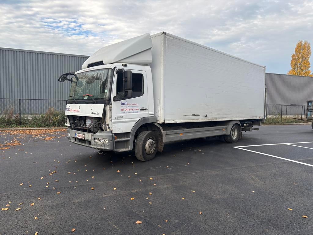 Mercedes 1222 verkoop in onderdelen1500€, Auto's, Vrachtwagens, Euro 5, Bedrijf, Te koop, Handgeschakeld