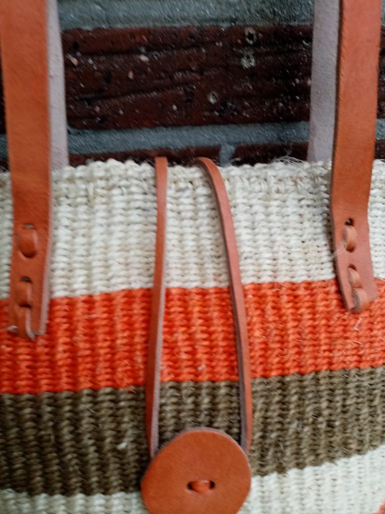 Handtas, Handtassen en Accessoires, Tassen | Damestassen, Ophalen of Verzenden, Nieuw, Beige, Handtas