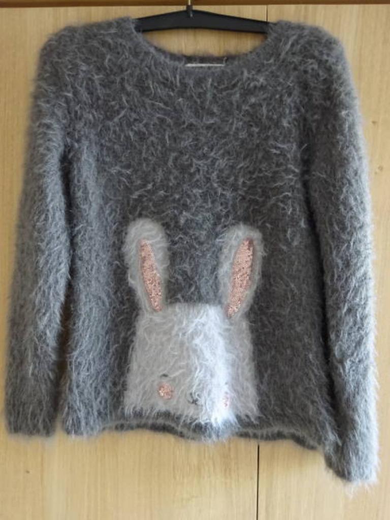 Zachte trui met schattig konijn 134/140 ACTIE 4 + 1 gratis, Enlèvement ou Envoi, Pull ou Veste, Comme neuf, H&m