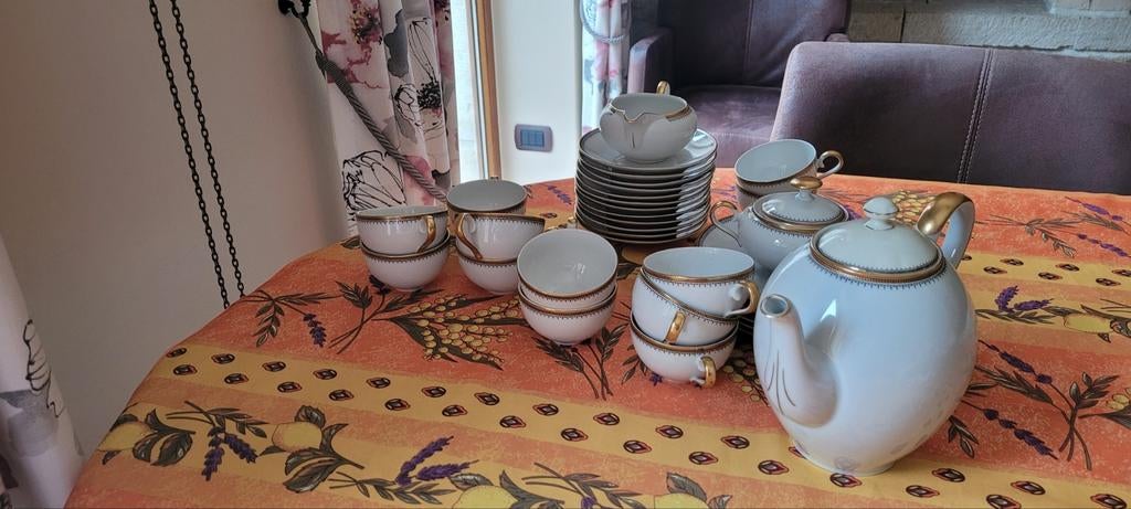 Oud koffieservies Bohemia made in czechoslovakia, Enlèvement