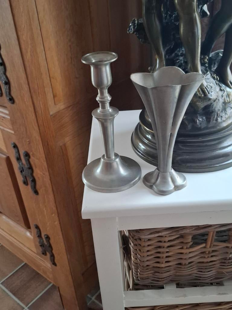 Vase et bougeoir en étain, Enlèvement ou Envoi