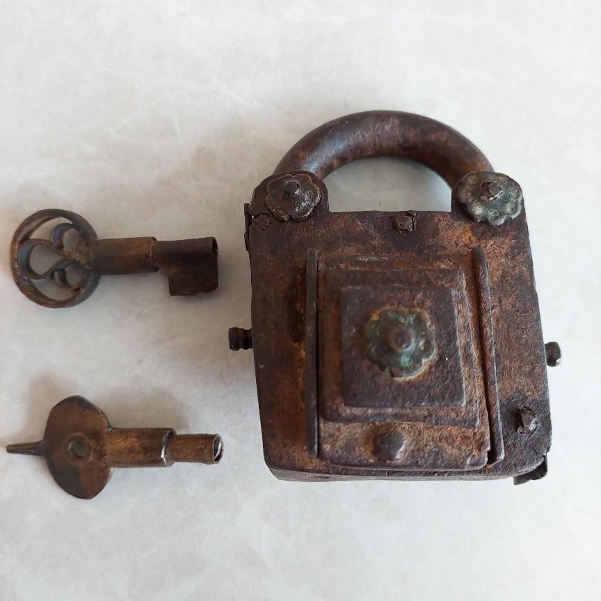 serrures indiennes anciennes - 19/18 siècle, Enlèvement ou Envoi