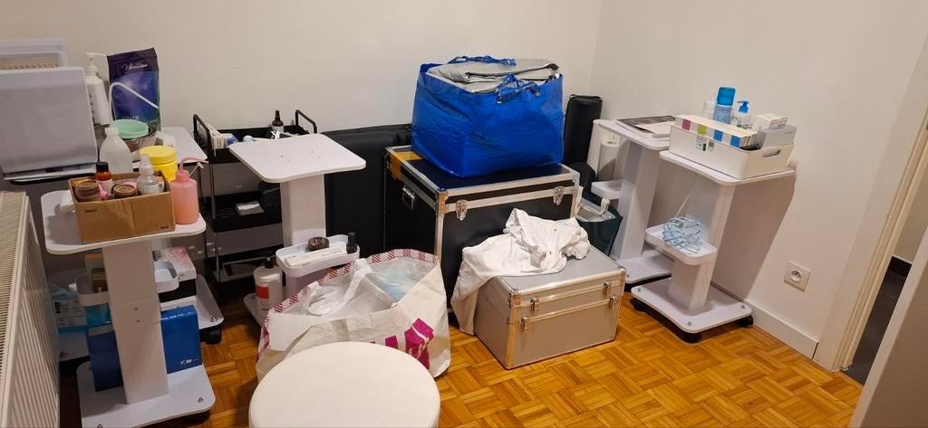 Liquidation beaucoup des affaire pour esthetique, Enlèvement ou Envoi