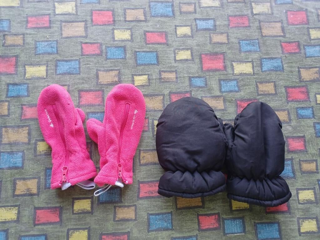 2 paar Kinder handschoenen., Kinderen en Baby's, Gebruikt, Jongen of Meisje, Ophalen of Verzenden, 104 of kleiner