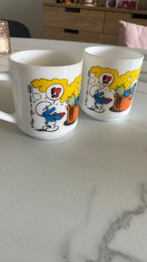 2 tassen vintage smurfen, Verzamelen, Smurfen, Ophalen of Verzenden, Gebruikt, Verschillende Smurfen, Gebruiksvoorwerp
