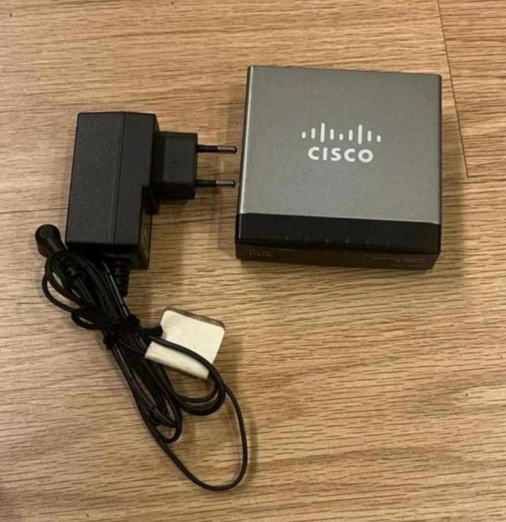 Cisco Small Business Cisco SF100D-05 5-poorts, Ophalen of Verzenden, Zo goed als nieuw