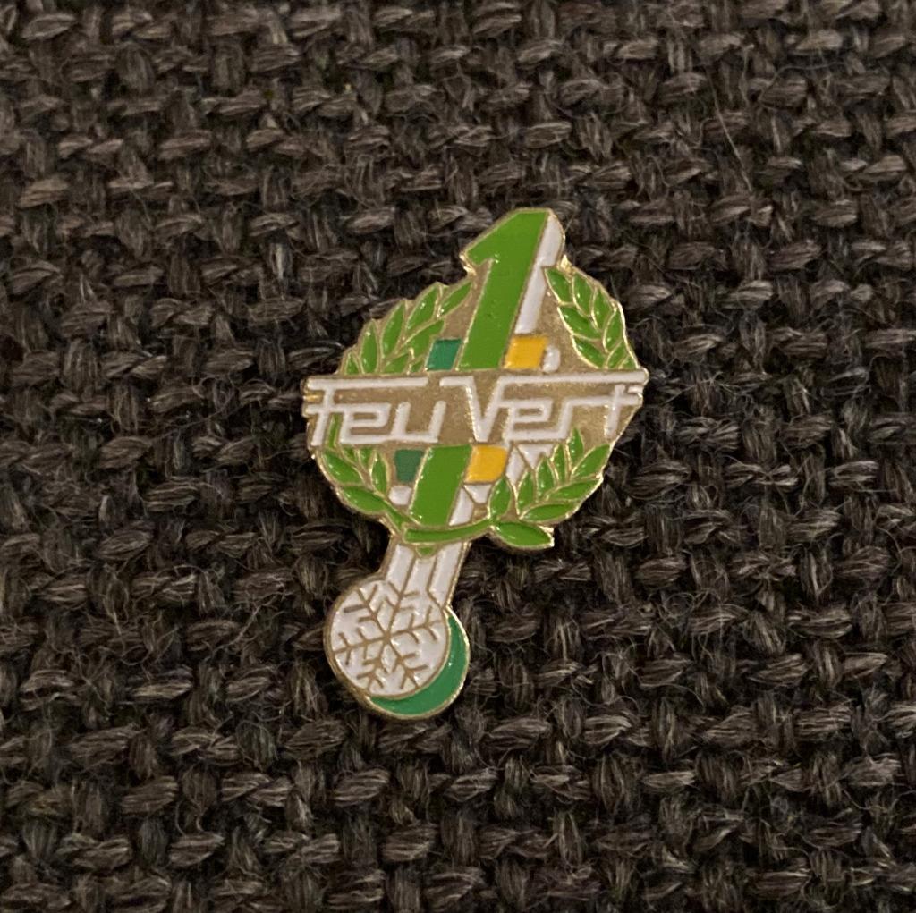 PIN - FEU VERT - ÉCOLE DE CONDUITE - RIJSCHOOL, Envoi, Utilisé, Autres sujets/thèmes, Insigne ou Pin's