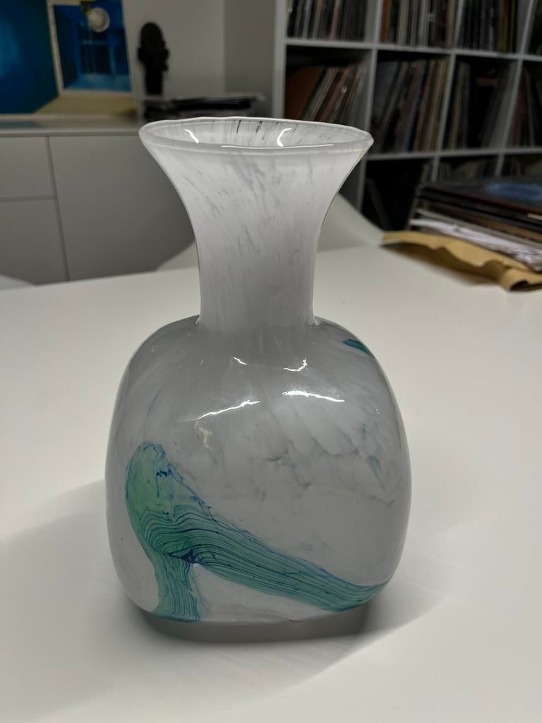 Zeldzame handgeblazen Murano vaas ‘70, Huis en Inrichting, Ophalen, Zo goed als nieuw, Wit