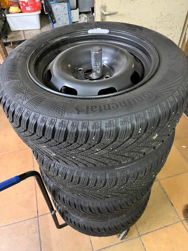 Set winterbanden met stalen velg 195/65 R 15 91 T, Ophalen, Gebruikt, Banden en Velgen, Winterbanden