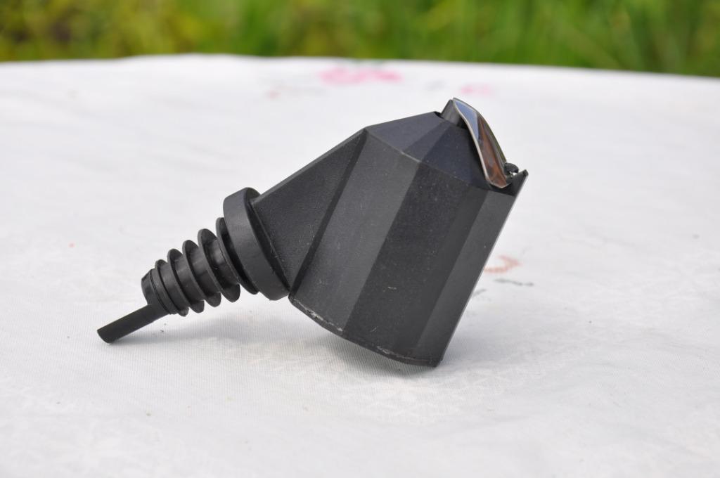 bouchon doseur 35cc pour bouteille liquoreux, Enlèvement ou Envoi, Utilisé