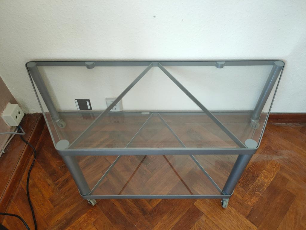 Table TV verre et métal sur roulettes — style industriel, 100 à 150 cm, 25 à 50 cm, Verre, Enlèvement