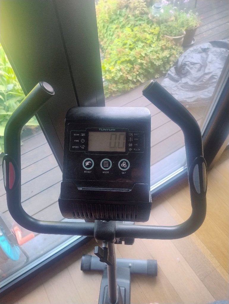 Hometrainer Tunturi Cardio fit +beschermplaat vloer, Sport en Fitness, Ophalen, Zo goed als nieuw, Benen, Hometrainer