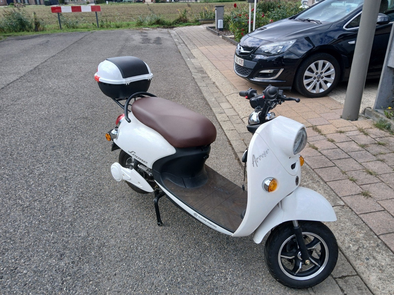Arrow Leone Elektrische scooter 800 km, Fietsen en Brommers, Elektrisch, Zo goed als nieuw, Ophalen, Overige merken