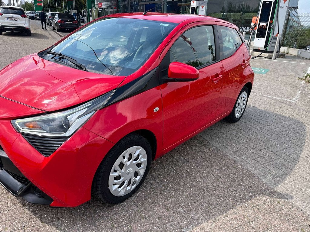 Toyota Aygo Aygo 1.0i VVT-i x automatique Garantie, Autos, Toyota, Rouge, Achat, 998 cm³, Euro 6