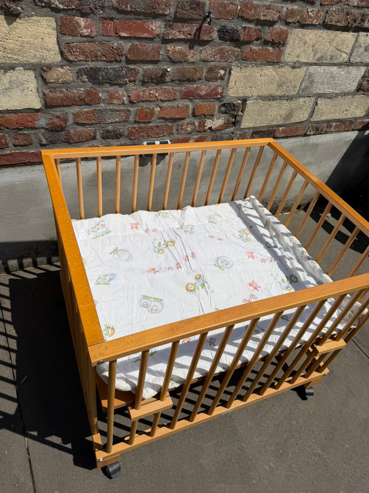 Baby box baby park. 2 hoogtes op wieltjes, Enlèvement, Utilisé, Rectangulaire, Roulettes