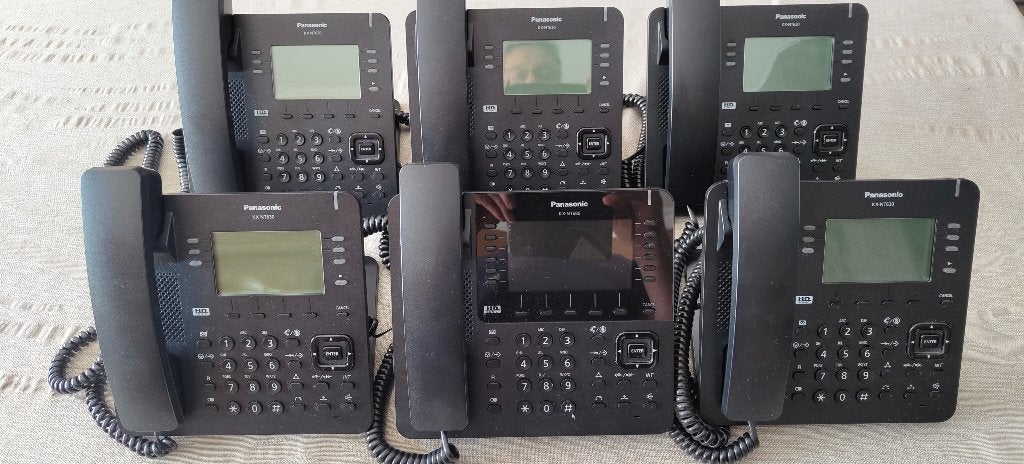 Panasonic IP 19" telefooncentrale + 6 telefoontoestellen, Ophalen, Zo goed als nieuw, ISDN-centrale