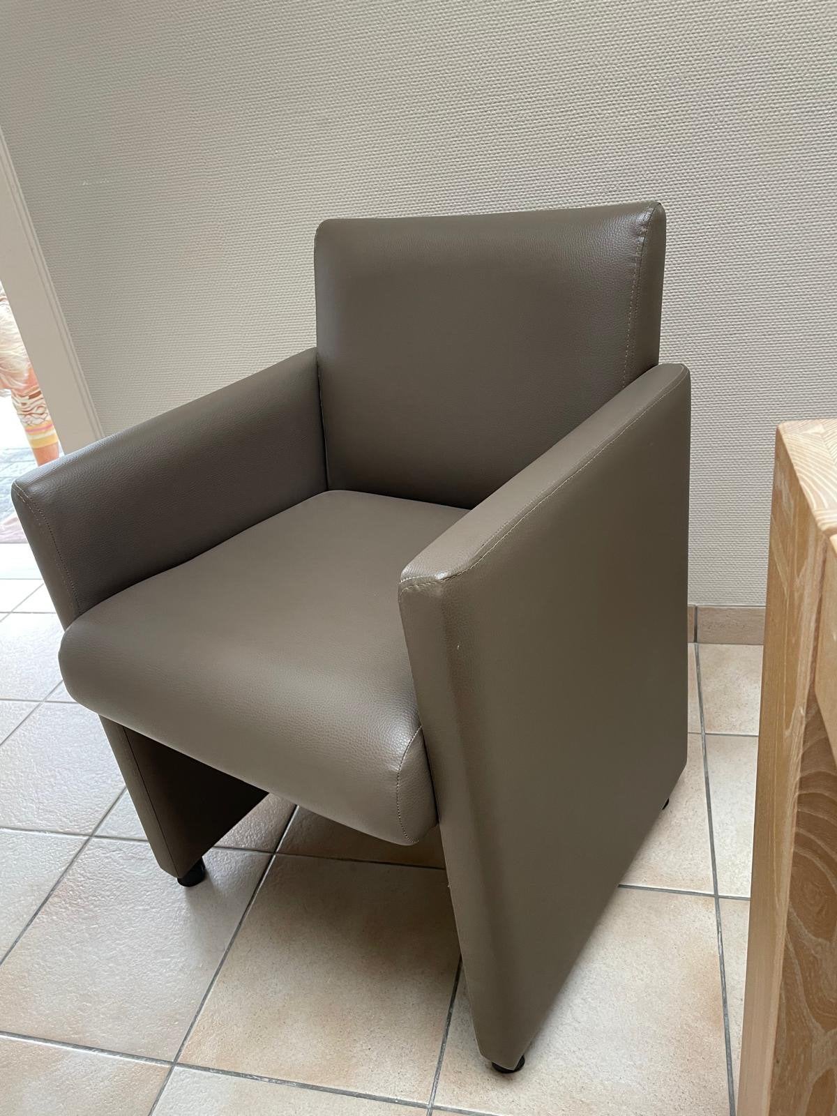 Zetel, Ophalen, Zo goed als nieuw