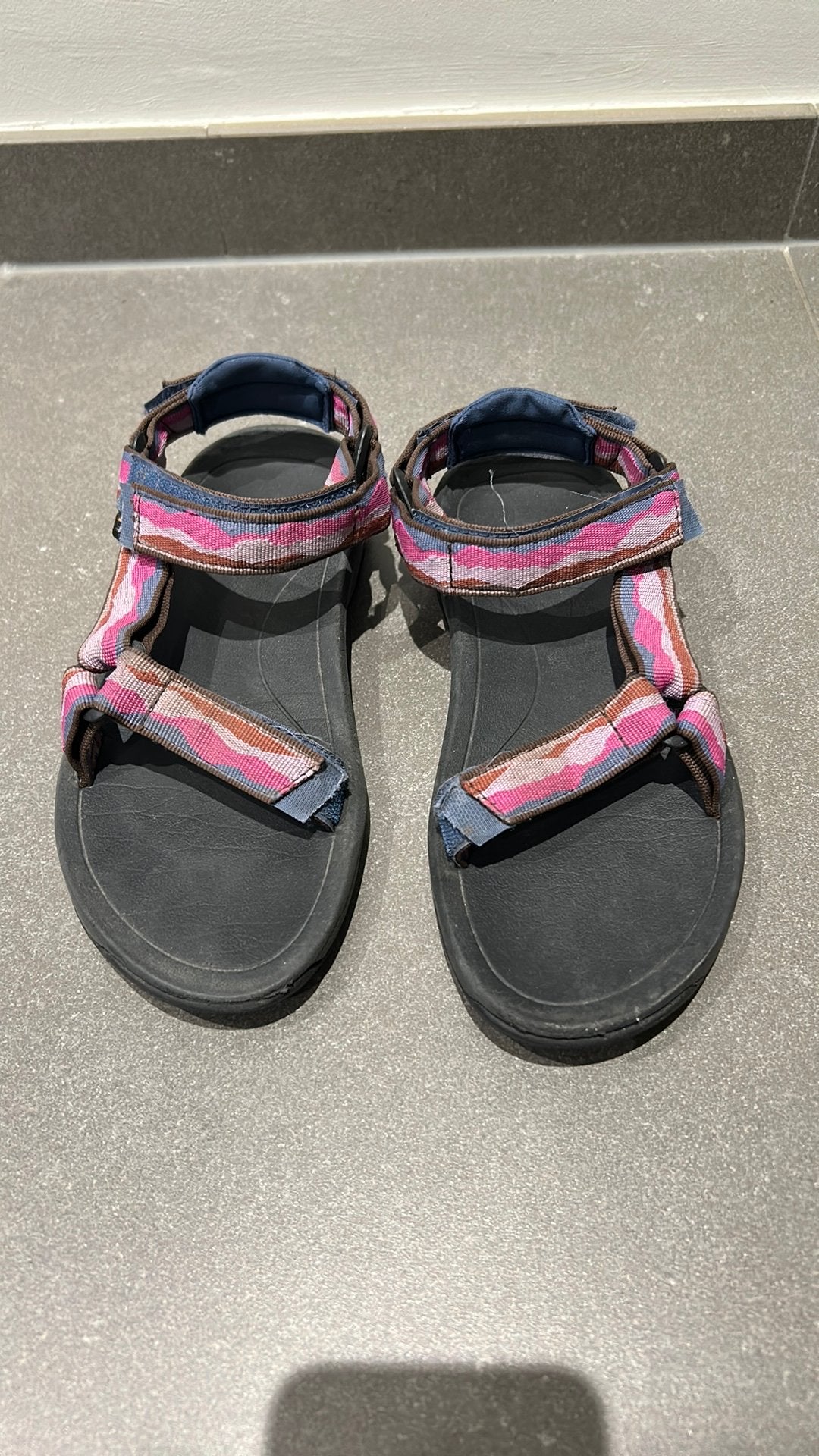 Teva meisjes maat 36, Enfants & Bébés, Vêtements enfant | Chaussures & Chaussettes, Enlèvement, Utilisé, Autres types, Fille