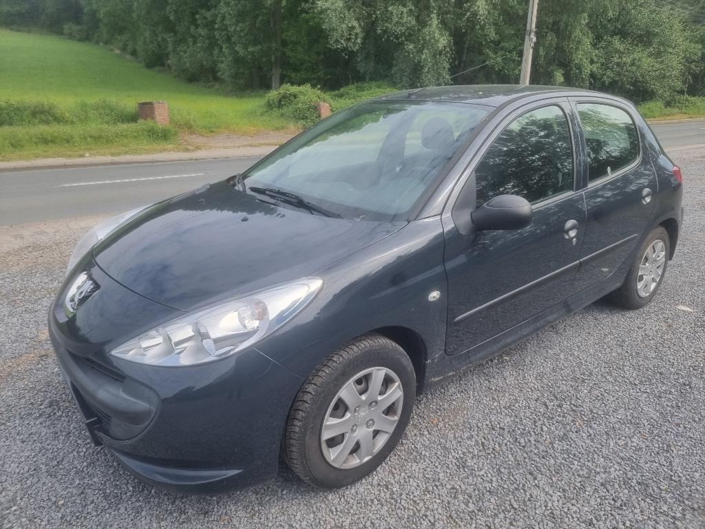 Peugeot 206+ km 30000!!! 1100cc benzine, Voorwielaandrijving, Stof, Zwart, 4 cilinders