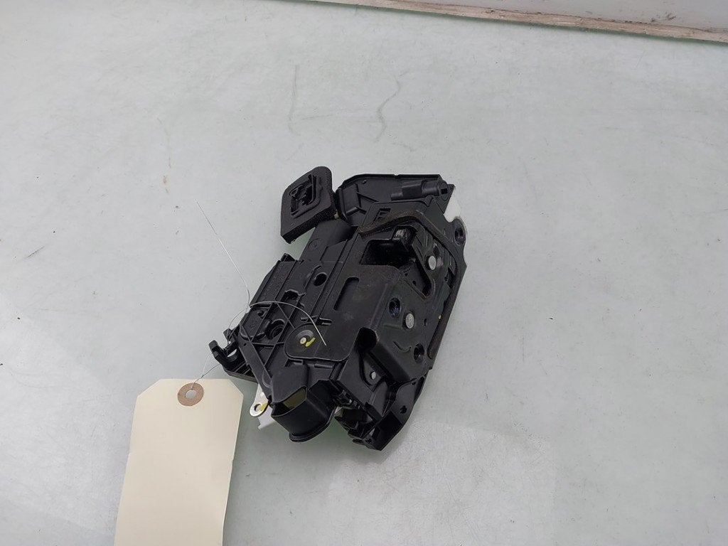 SERRURE DE PORTE RODS AVANT DROIT Skoda Fabia III (NJ3), Utilisé, Skoda