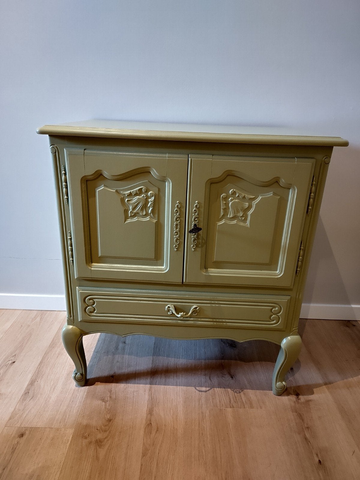 Retro kastje in een groen jasje, Huis en Inrichting, Ophalen