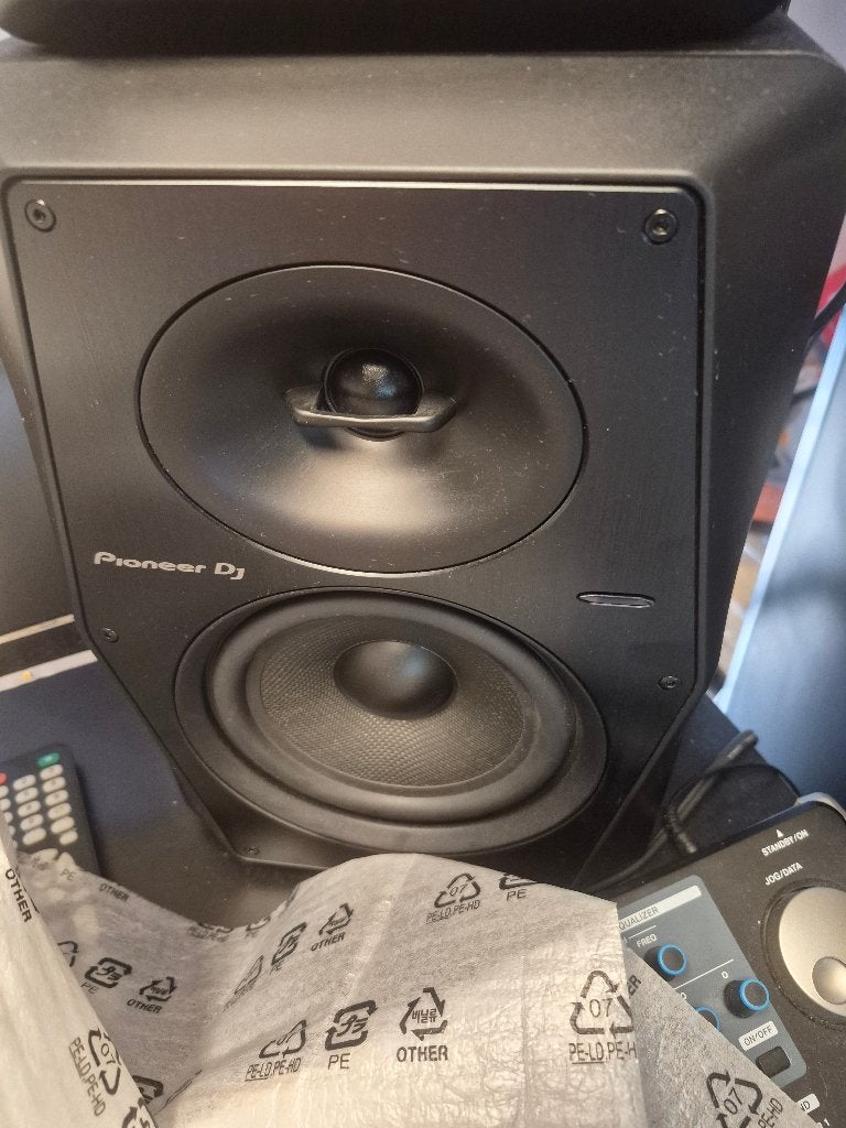 1 Montieur dj vm 70, 60 à 120 watts, Comme neuf, Enlèvement, Haut-parleur central