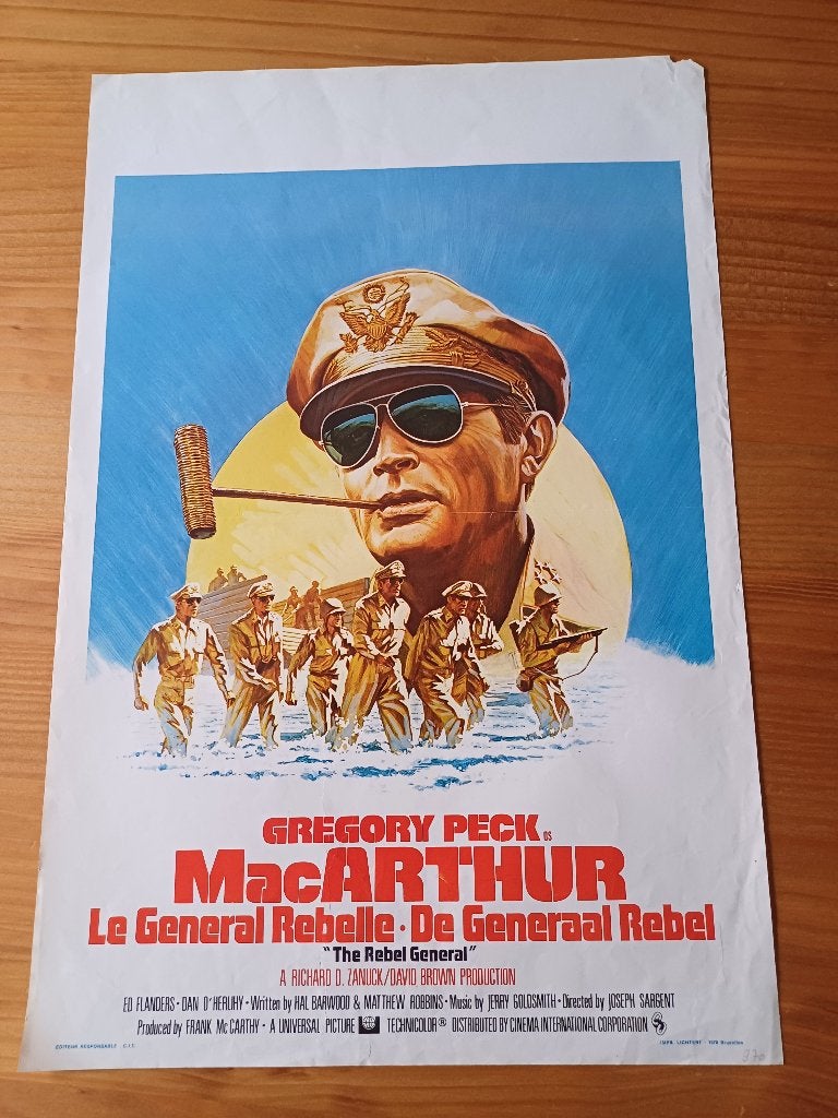 Affiche du film belge « MacArthur », Collections, Enlèvement ou Envoi, Rectangulaire vertical, A1 jusqu'à A3, Utilisé