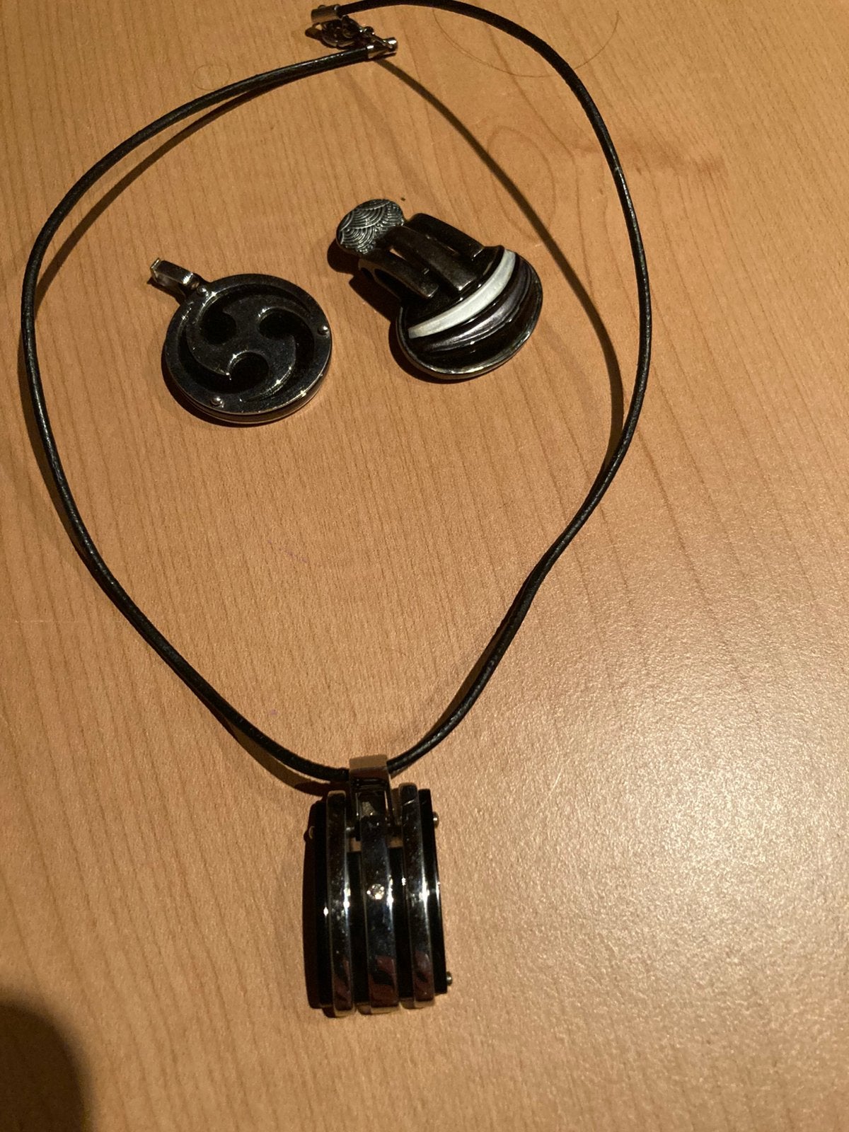 Halsketting met 3 hangers, Ophalen of Verzenden, Zo goed als nieuw