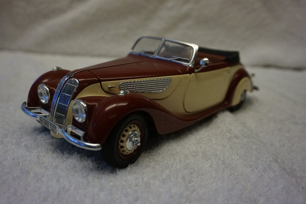 BMW 327 CABRIO 1937 -BRUIN+CRÈME 1:18 GUILOY 68565, Ophalen of Verzenden, Zo goed als nieuw, Auto