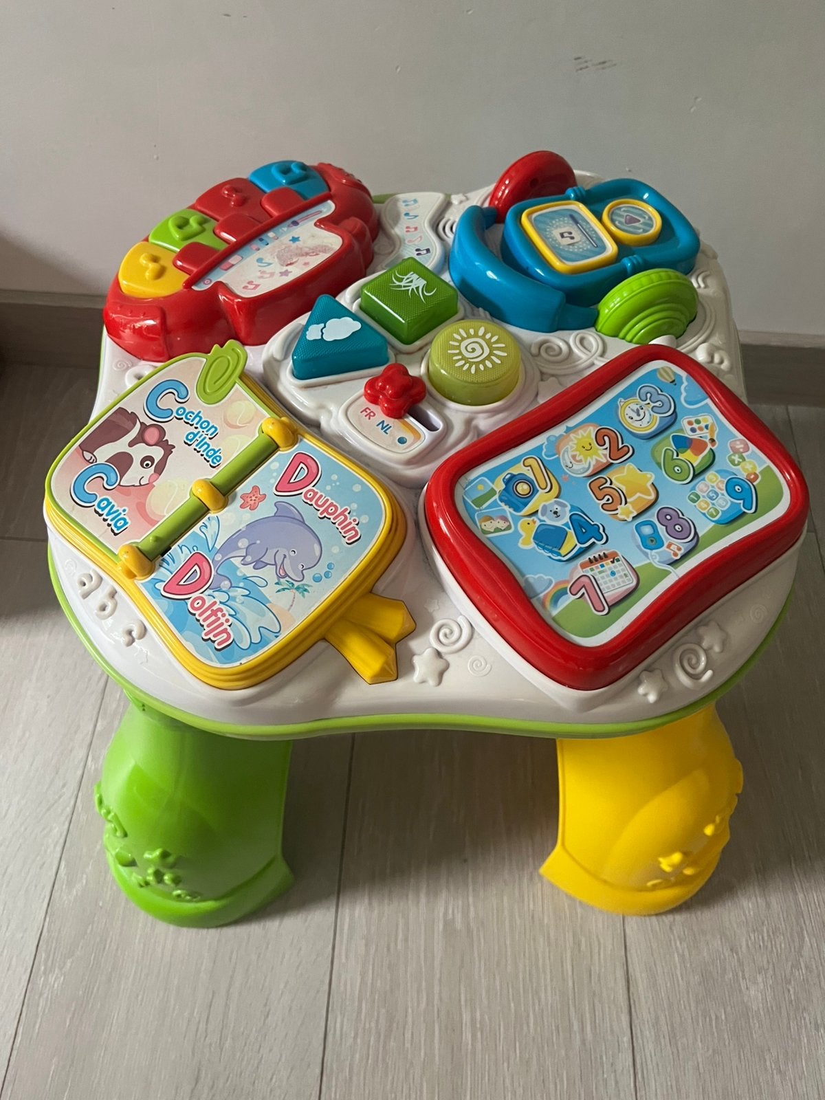 Baby interactieve tafel - Clementoni, Ophalen, Zo goed als nieuw