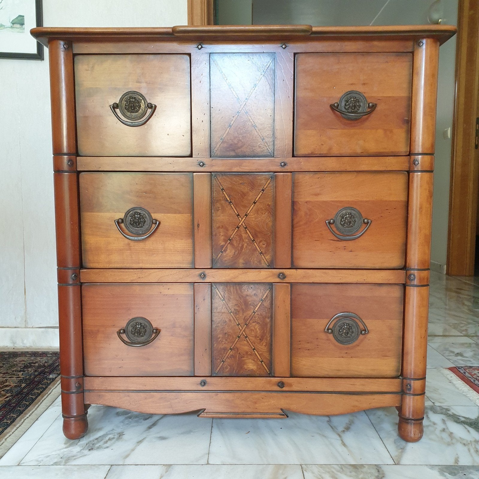 Commode en cerisier, Enlèvement