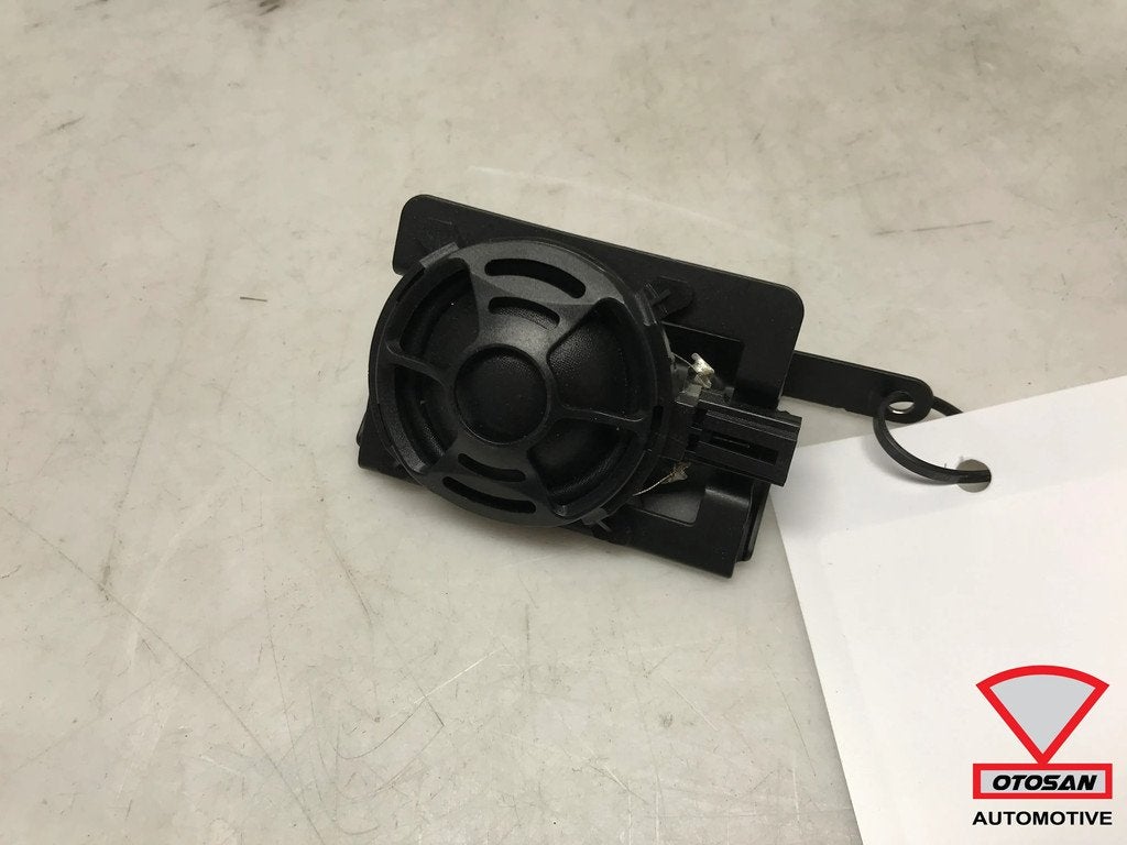 Audi A4 8W B&O Bang & Olufsen Tweeter Avant Gauche 8W5035399, AUDI AG, Auto-Union-Strasse 1
85045  Ingolstadt, DE, Audi, Utilisé