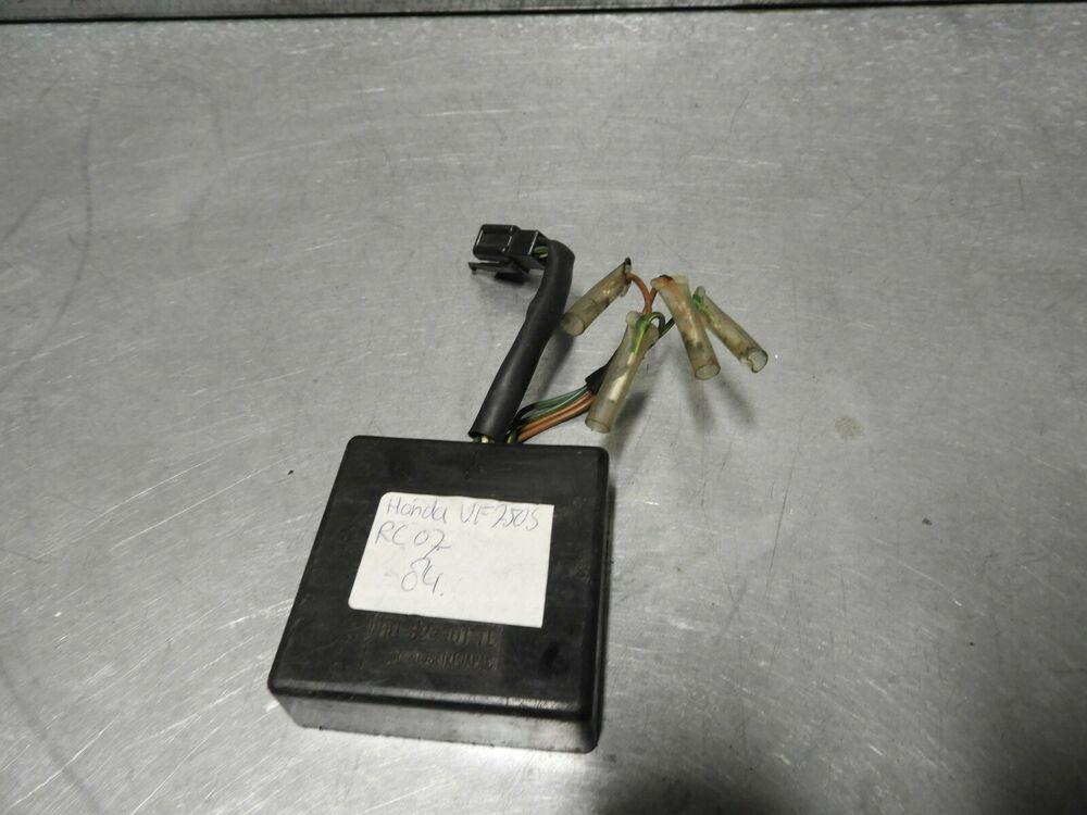 VF750S 1982 - 1983 Honda Elektrische component D1-43899, Motoren
