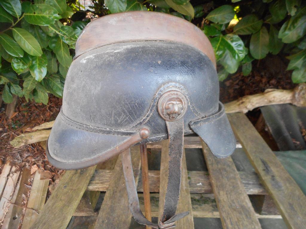 casque pompier type casque à pointe OFFENBACH Müller & Co, Verzamelen, Verzenden