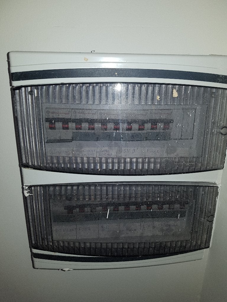 #électricien voor #chauffagiste 0483650085, Doe-het-zelf en Bouw, Elektriciteit en Kabels, Ophalen of Verzenden